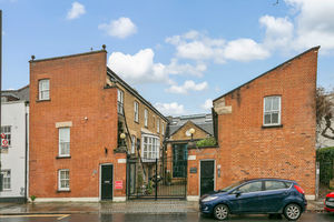Kingsley Court, Church Street, Hampton- click for photo gallery